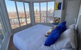 Appartement Panoramique Au Centre De Moulins Avec Terrasse, 2 Chambres, Et Equipements Modernes - Fr-1-489-412